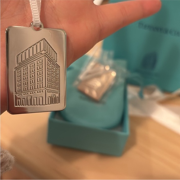 Cufflinks + Keyring - Picture 9 of 10